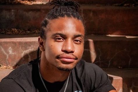 how tall is fik shun|Fik Shun Wiki, Biography, Age, Spouse, Height, Net Worth, Fast。